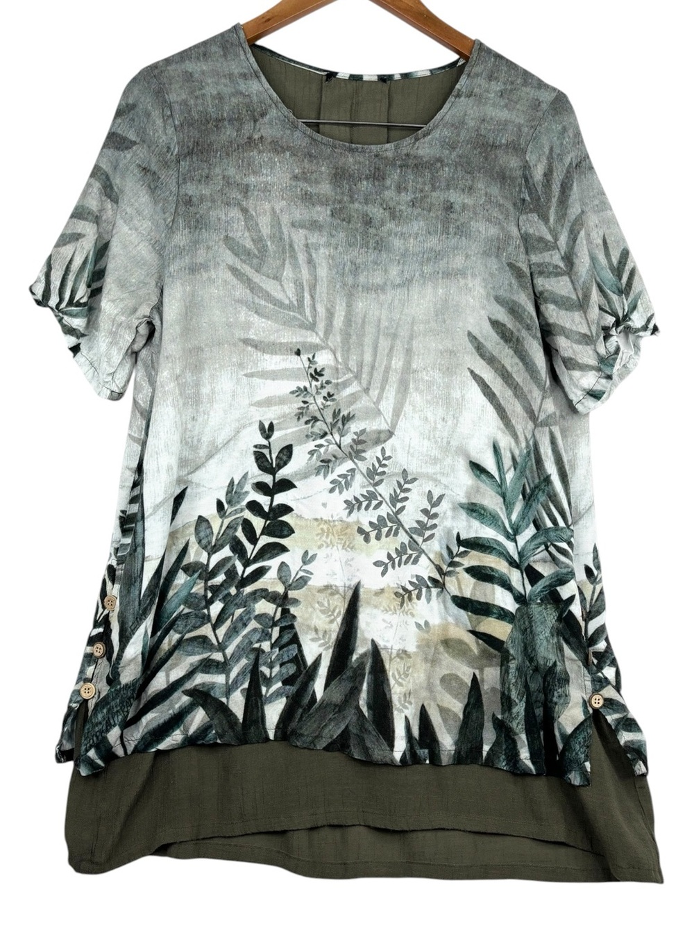 Floral Leave Print layered Lightweight & Flowy Tunic Style Top Fits L/XL